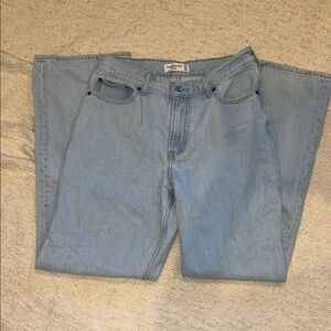 Abercrombie & Fitch Light Loose High Rise Jean